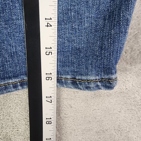 Women's Lee Blue Denim Shorts Medium Wash 7" Inseam Size 8 - Picture 9 of 10